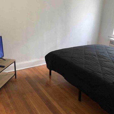 Spacious 2 Bedroom Apartment With 1 Bathroom And Private Street Entrance Paterson Extérieur photo