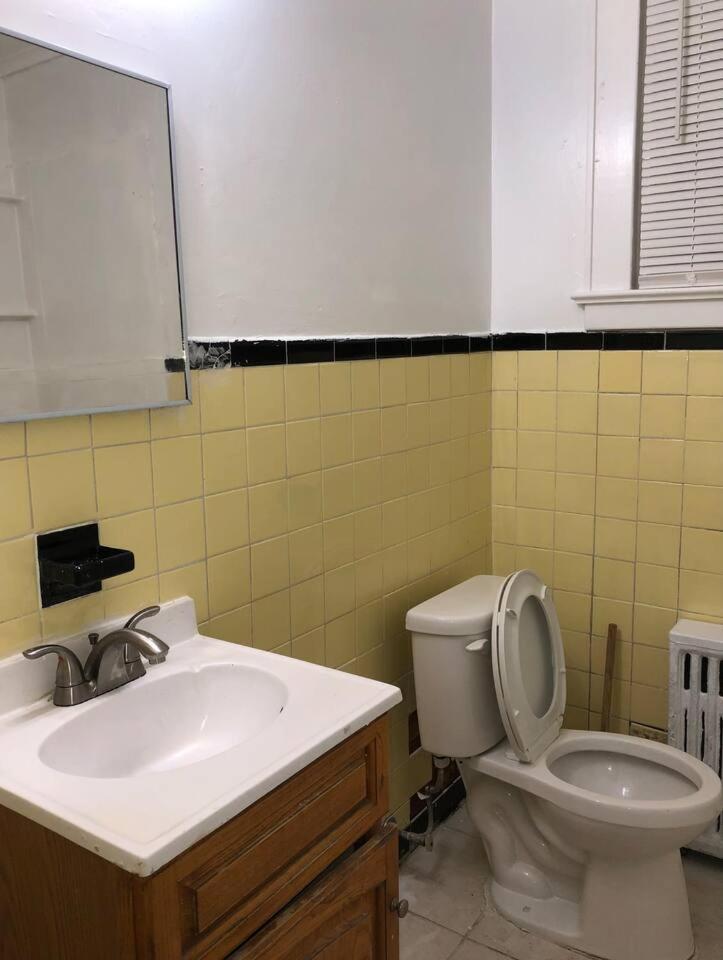 Spacious 2 Bedroom Apartment With 1 Bathroom And Private Street Entrance Paterson Extérieur photo