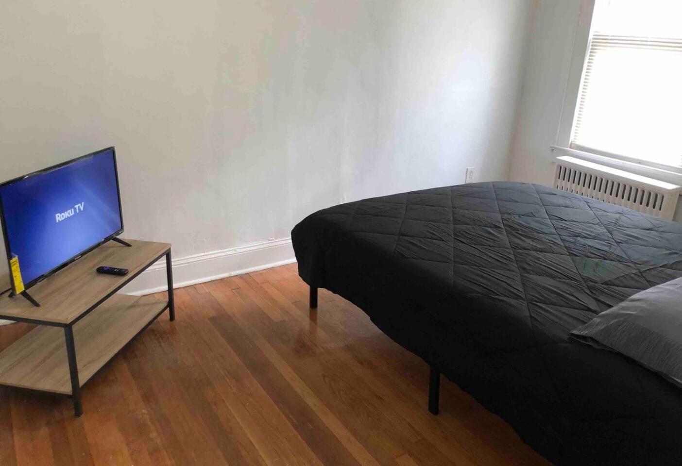 Spacious 2 Bedroom Apartment With 1 Bathroom And Private Street Entrance Paterson Extérieur photo